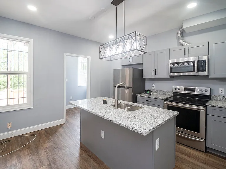 2728 Winchester St — Photo 15