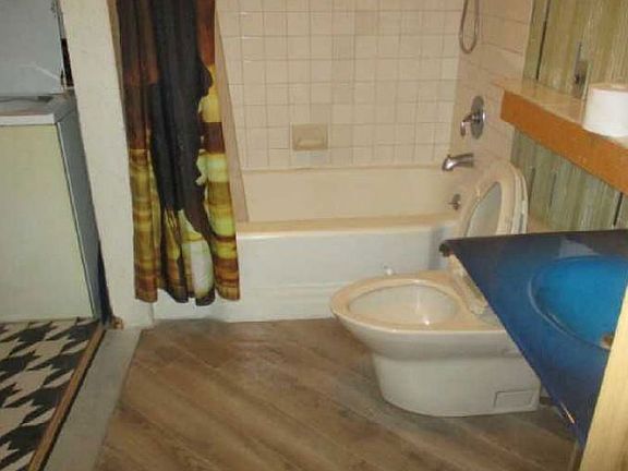 4th image of 629 Orleans St
