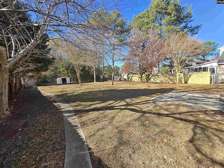 208 Sagamare Rd — Photo 24