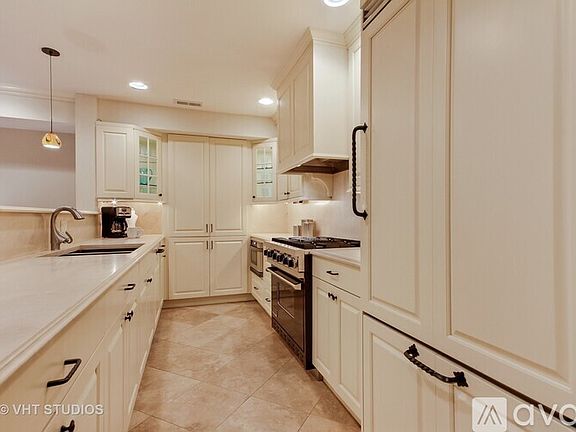 3rd image of 82 E Elm St APT 1