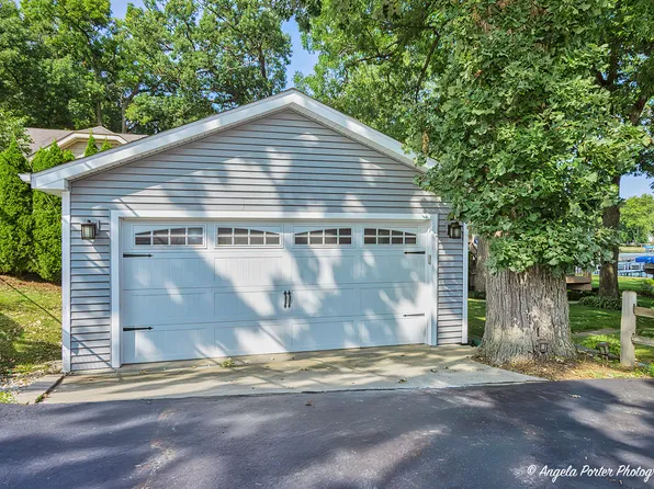 1310 River Terrace Dr, Johnsburg, IL 60051