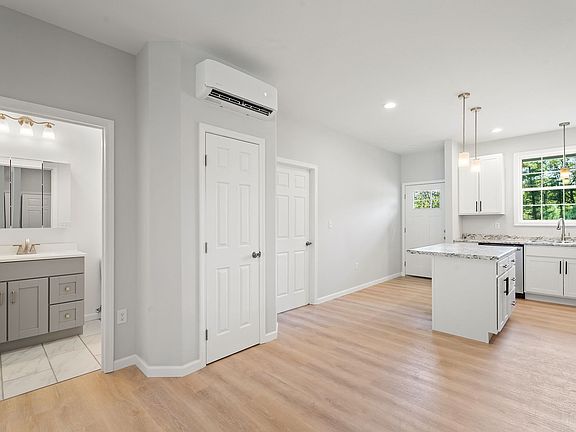 5th image of 330 Lower Creek Rd #3