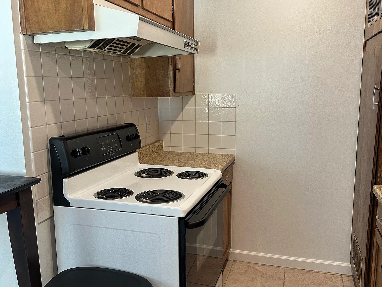3720 White Ln — Photo 3