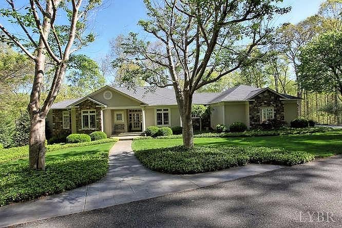 1st image of 415 Howard Dr
