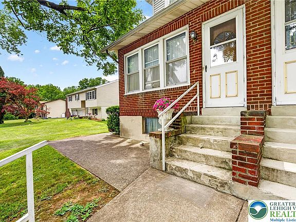 5th image of 2831 W Columbia St