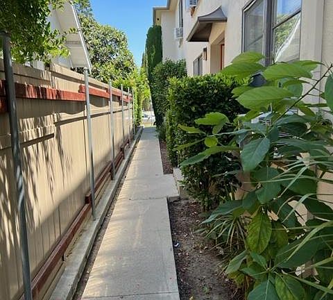 5th image of 112 W Lomita Ave APT 9
