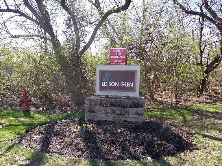303 Edison Glen Ter — Photo 10