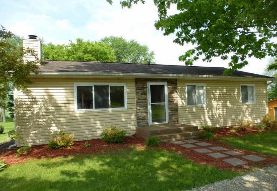 9488 Silverside Dr, South Lyon, MI 48178 Zillow