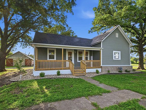 2nd image of 402 N 6th St