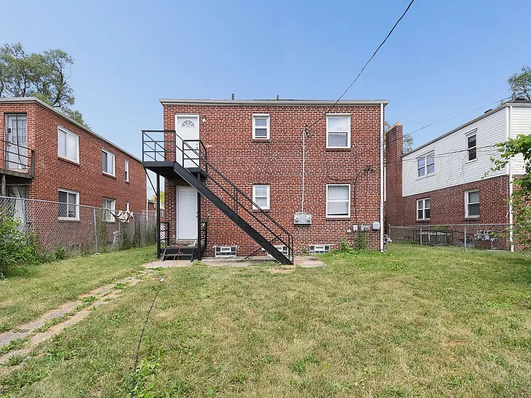 375 S Chase Ave — Photo 18