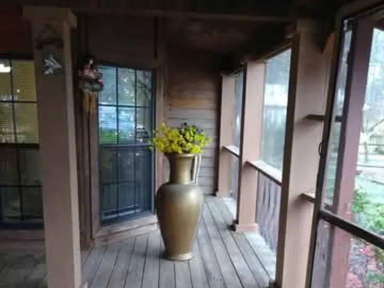 330 McClain Dr — Photo 8