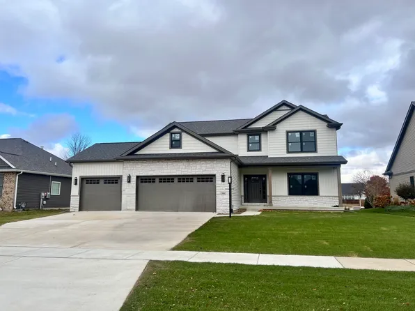 5006 Chestnut Grove Dr, Champaign, IL 61822