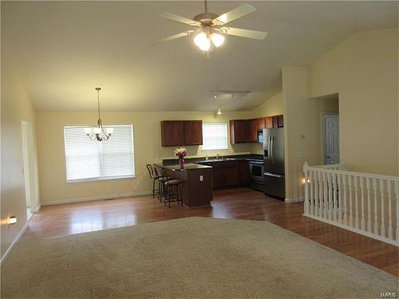 4th image of 301 Creekwood Blvd