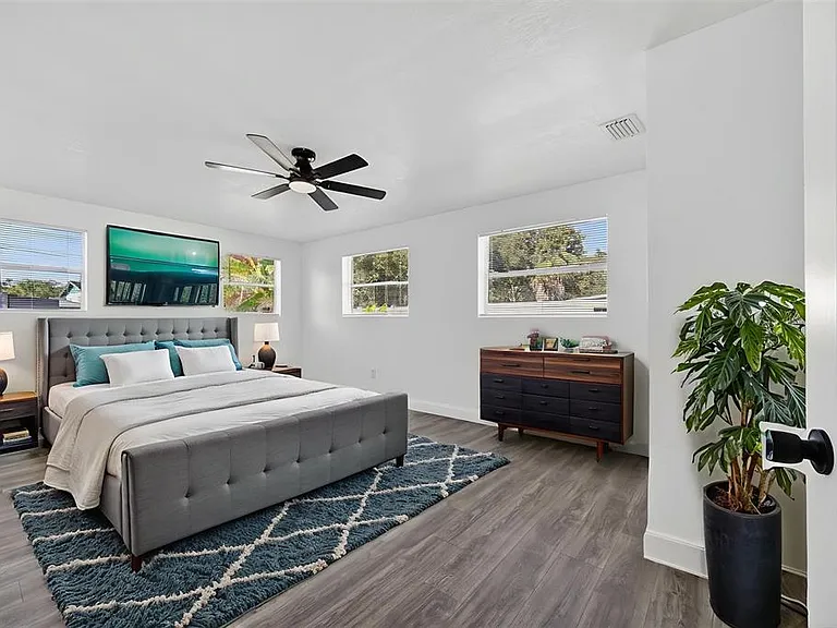 3034 Touraine Ave — Photo 39
