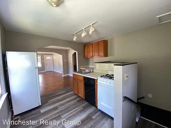 4th image of 9440 Flora Ave