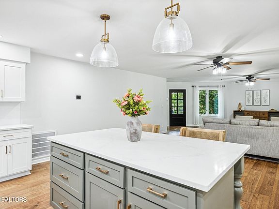 5th image of 305 Gadusi Ln