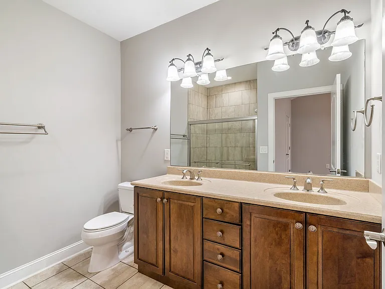4935 Willow Bluff Cir — Photo 22