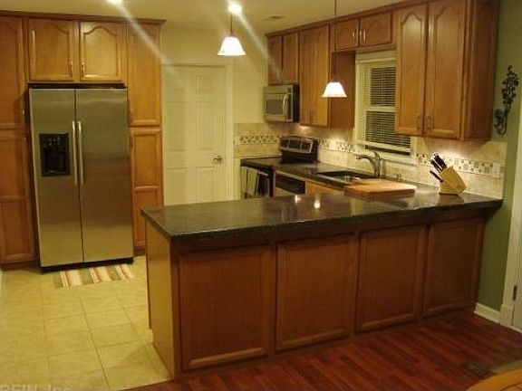 3rd image of 209 Eastlawn Dr