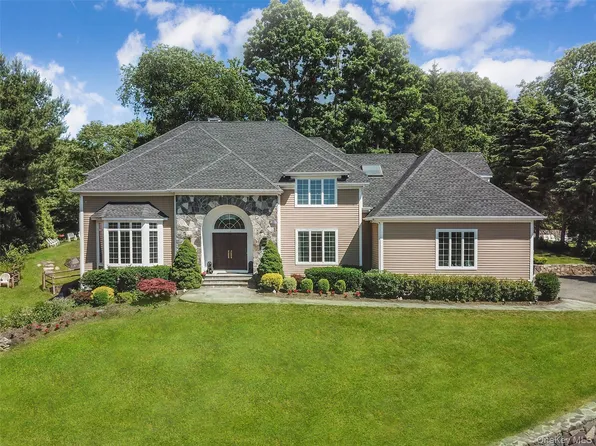 114 Random Farms Drive, Chappaqua, NY 10514