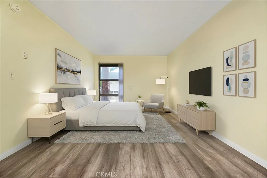 2 bed, 1048 sqft, $3,499 — Photo 3