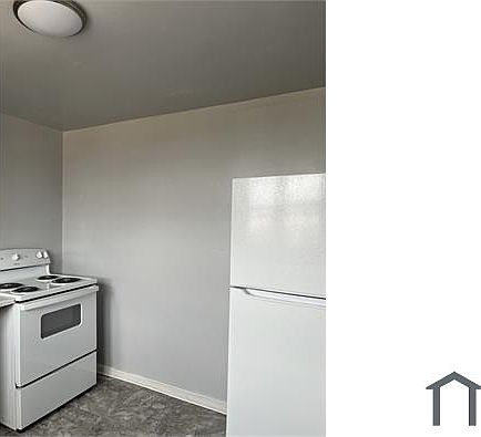 3rd image of 7900 Temple Rd #1