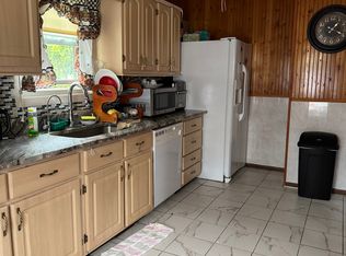 21 Vineyard St, Worcester, MA 01603