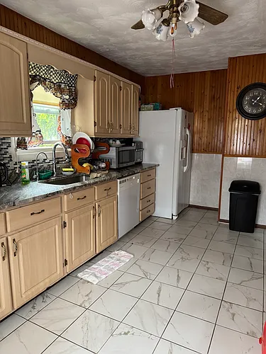 21 Vineyard St Photo 1