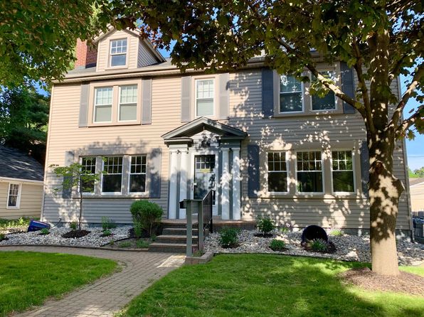 156 N Worth St #2S