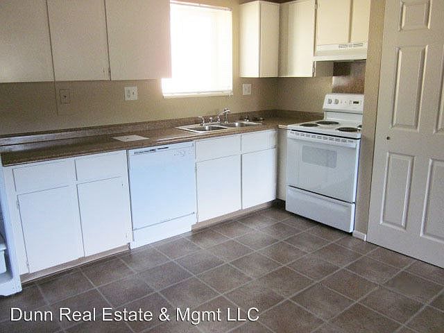 2nd image of 1818 Pecan St APT 1