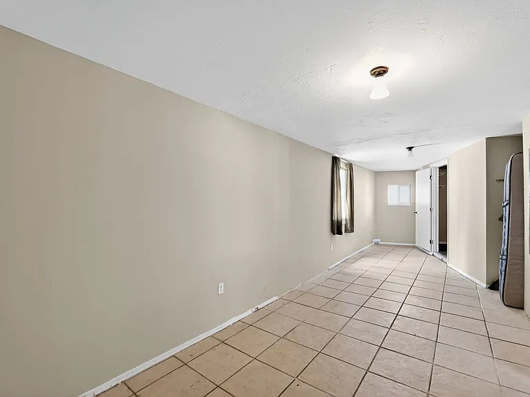 13000 NW 20th Ave — Photo 16