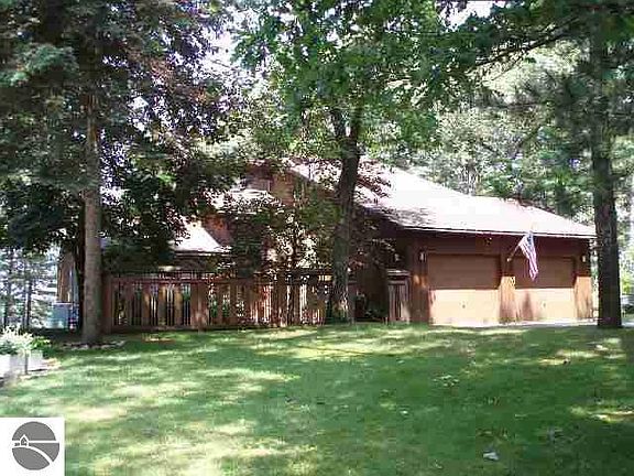 3rd image of 3076 W Greenwood Dr