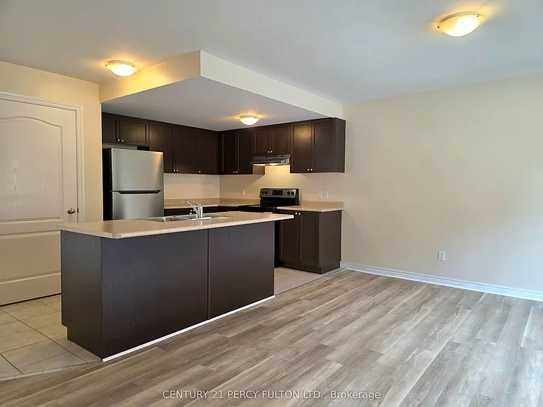 144 Mary St N #2 — Photo 3