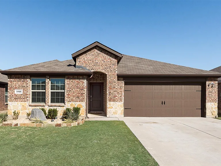 4016 Huntington Dr — Photo 3