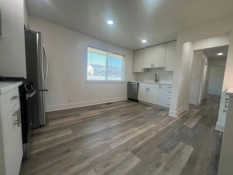 245 W 100 N — Photo 7