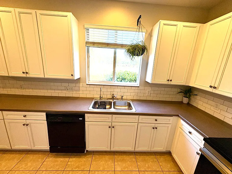 17608 Glenapp Dr — Photo 9