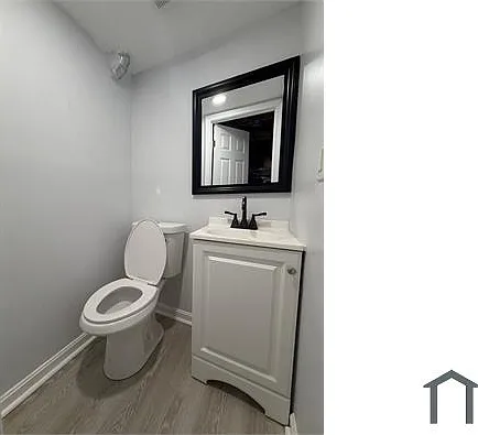 2664 Park Heights Ter — Photo 9