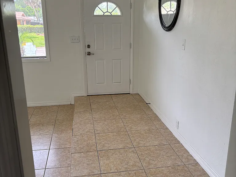 1147 Barbara Dr — Photo 9