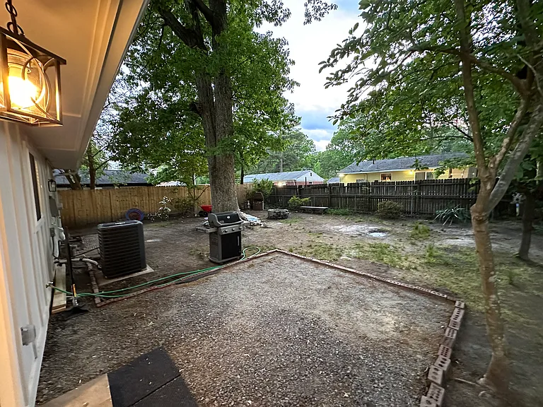 341 Dauphin Ln — Photo 7