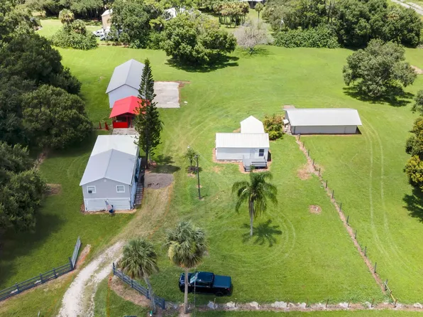 2950 Packinghouse Rd, Alva, FL 33920