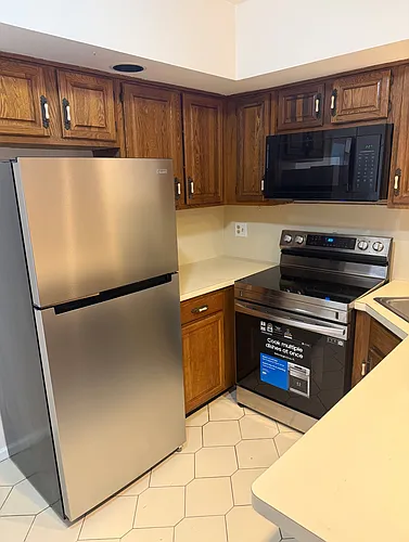 222-224 48th St #2D Photo 1