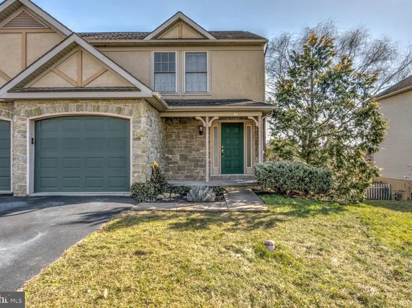 30 Talon Dr, Ephrata, PA 17522