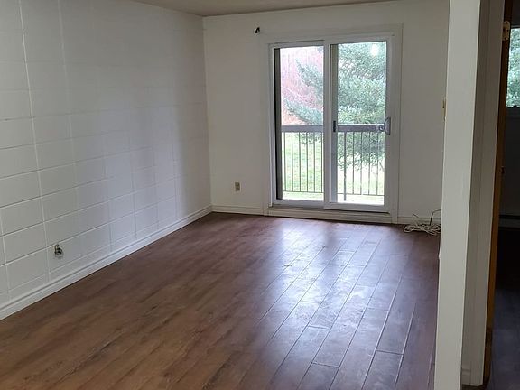 Main living area and breakfast nook