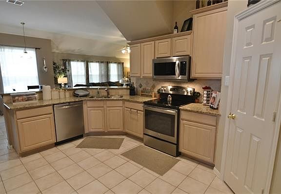 4th image of 7617 Geneseo Ln