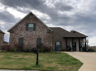16381 Pascal Dr, Prairieville, LA 70769