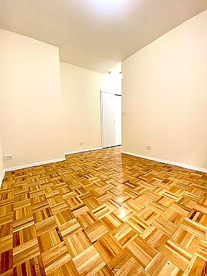 4th image of 1480 York Ave APT 2G