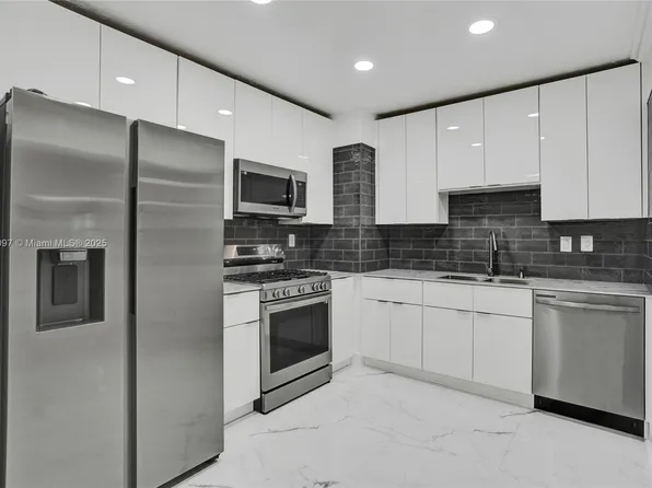 2771 NW 172nd Ter, Miami Gardens, FL 33056