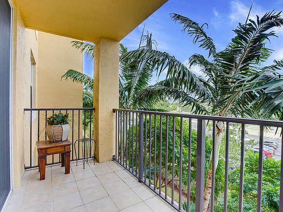 4th image of 1801 N Flagler Dr APT 430