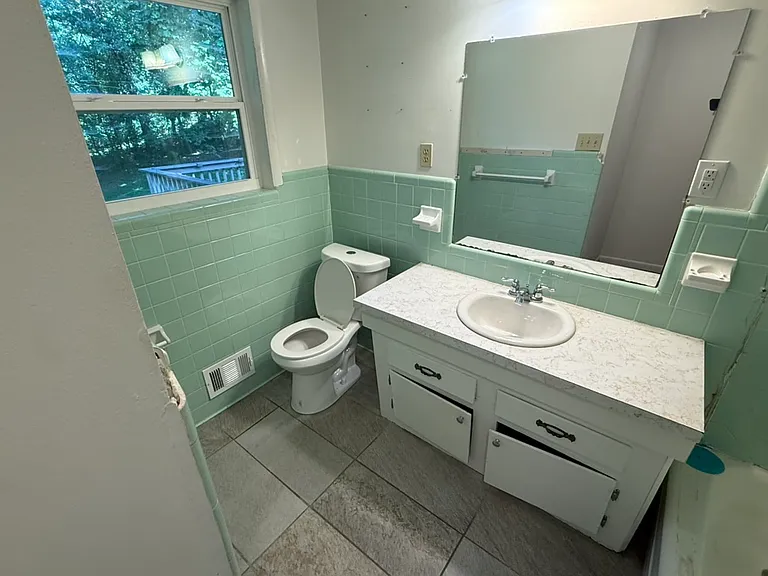 2760 Wayman Dr — Photo 20