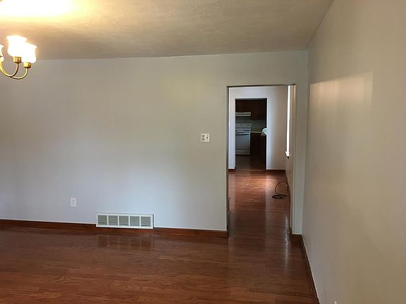 2nd image of 24 E 4th St