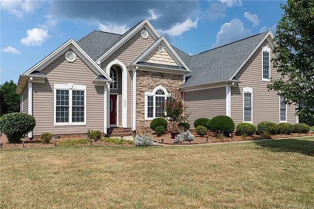 1st image of 337 Rosemore Pl